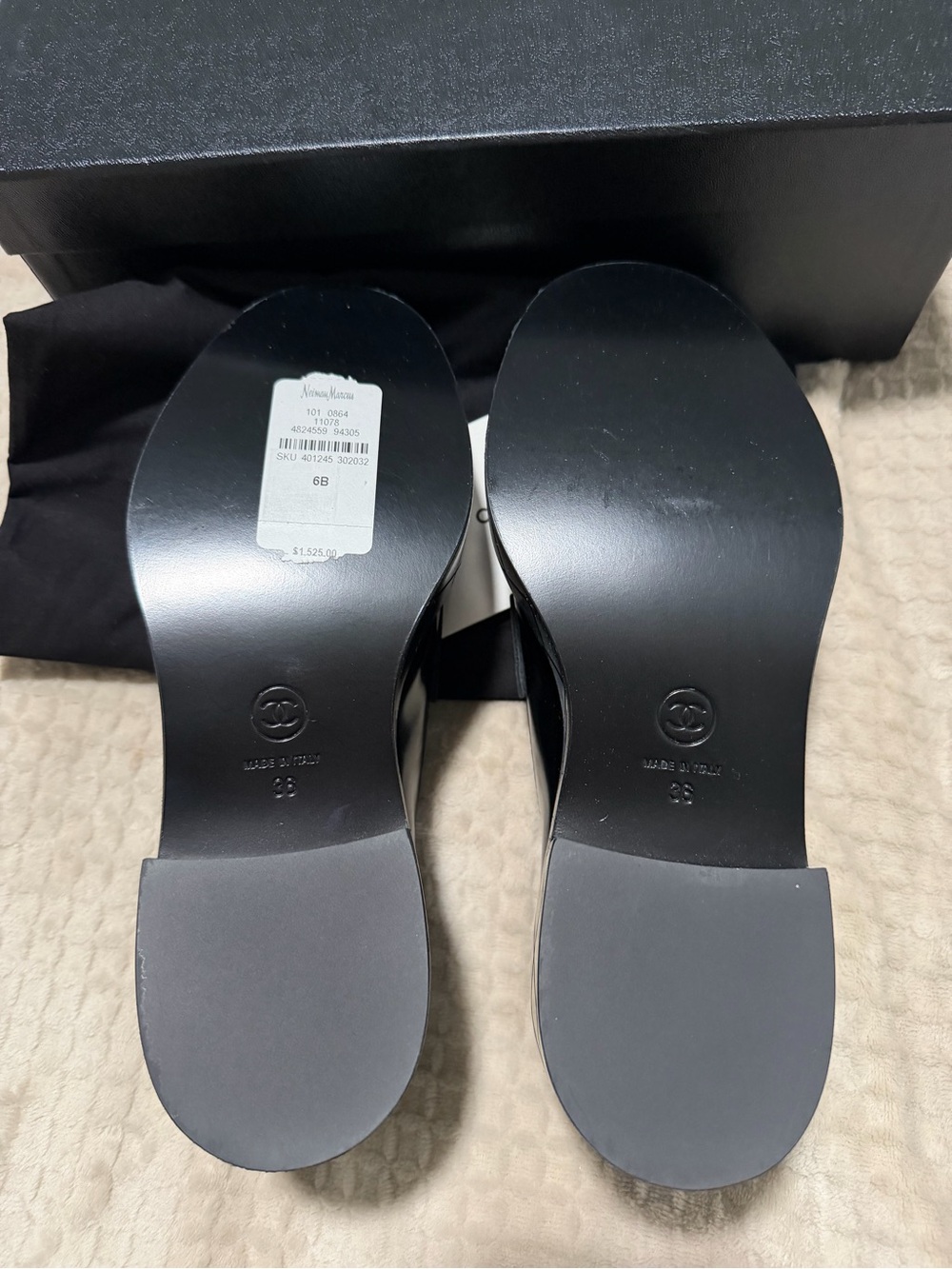 CHANEL Shiny Crumpled Calfskin Loafers - Picture 4 of 5